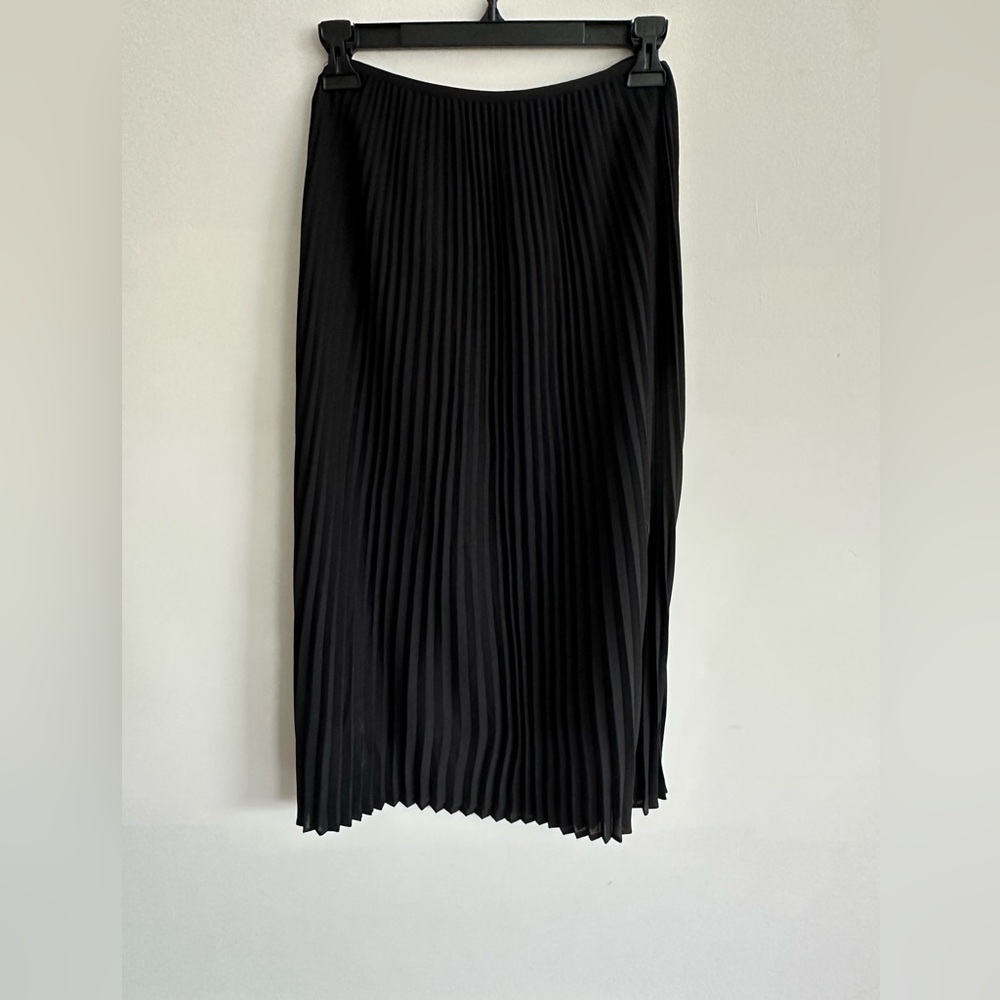 Aritzia Babaton Black Midi Pleated Skirt - Picture 2 of 6